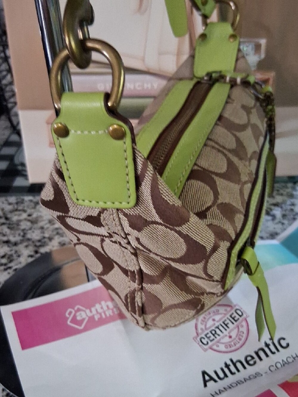 Coach VINTAGE Tan Signature Canvas Swingback Bag with Lime Trim EUC - Picture 2 of 13